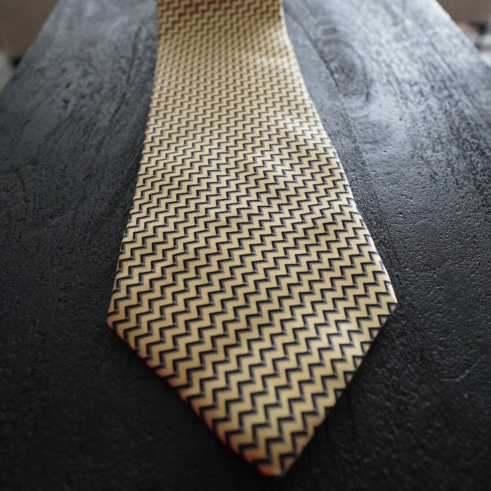 Neo Bill Bass Silk Tie